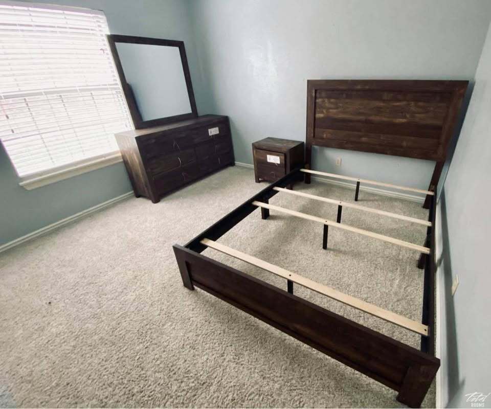 1534 Corbin Rustic Brown Bedroom Set