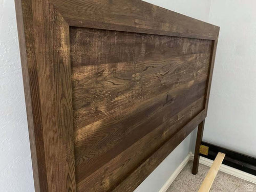 1534 Corbin Rustic Brown Bedroom Set