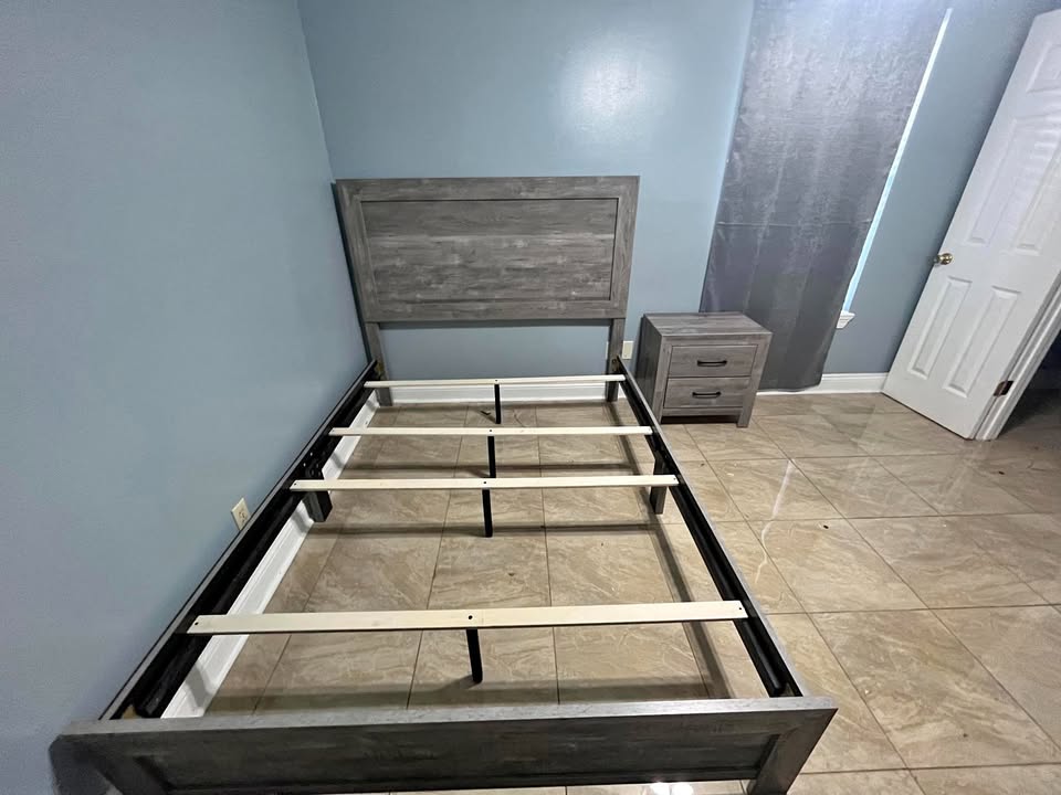 1534 Rustic Gray Bedroom Set