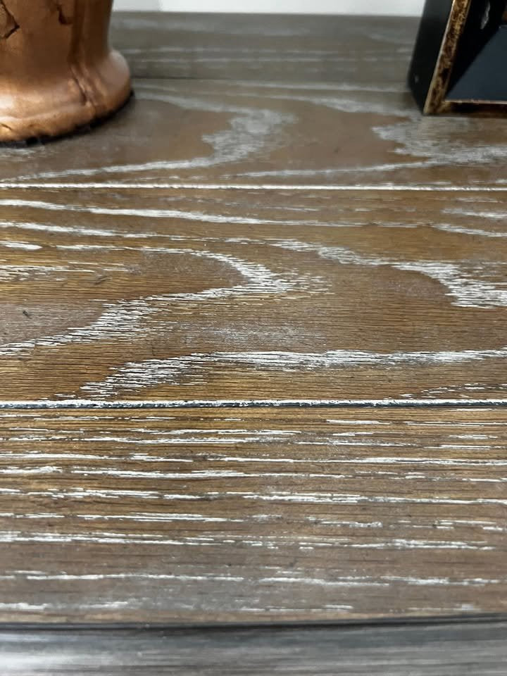 1624 Baylesford Antique White Bedroom Set