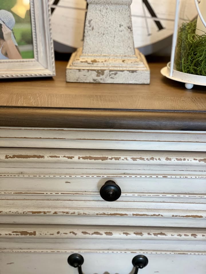 B743 Ashley Raelyn antique white 5PC Modern Bedroom Set