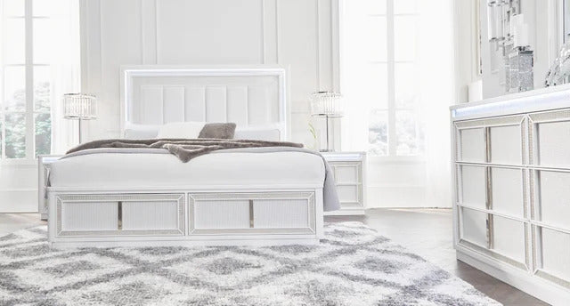 B822 Ashley Chalanna White Bedroom Set