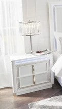 B822 Ashley Chalanna White Bedroom Set