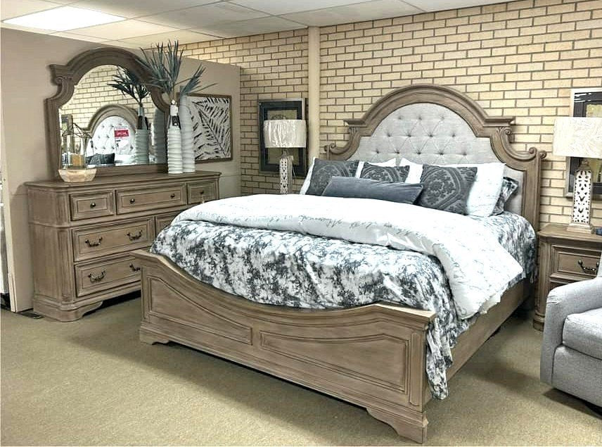 B6030 Traditional and Elegant Bedroom Set