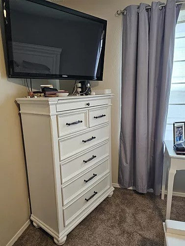 B777 Traditional Ashley Kanwyn Bedroom Set