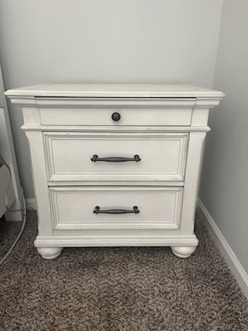 B777 Traditional Ashley Kanwyn Bedroom Set