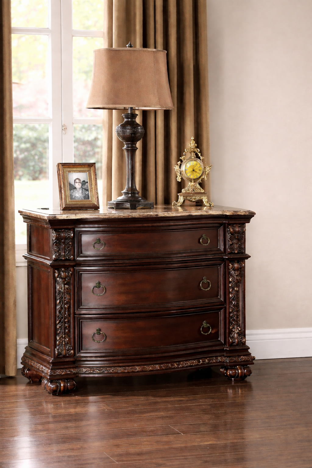 B1600 Stanley Brown 4-Piece Bedroom Set
