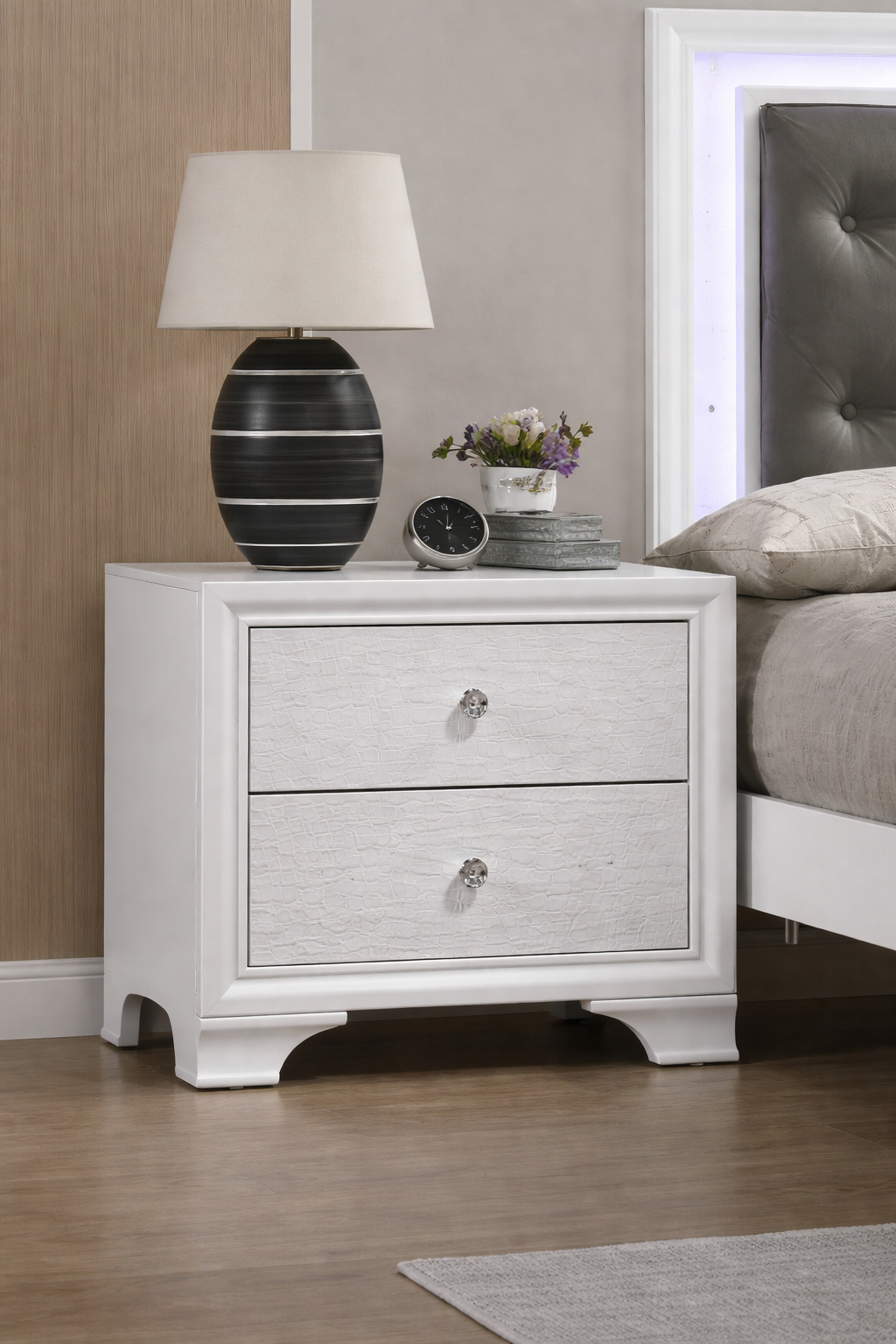 B4310 Lyssa Frost Bedroom Group (LED)