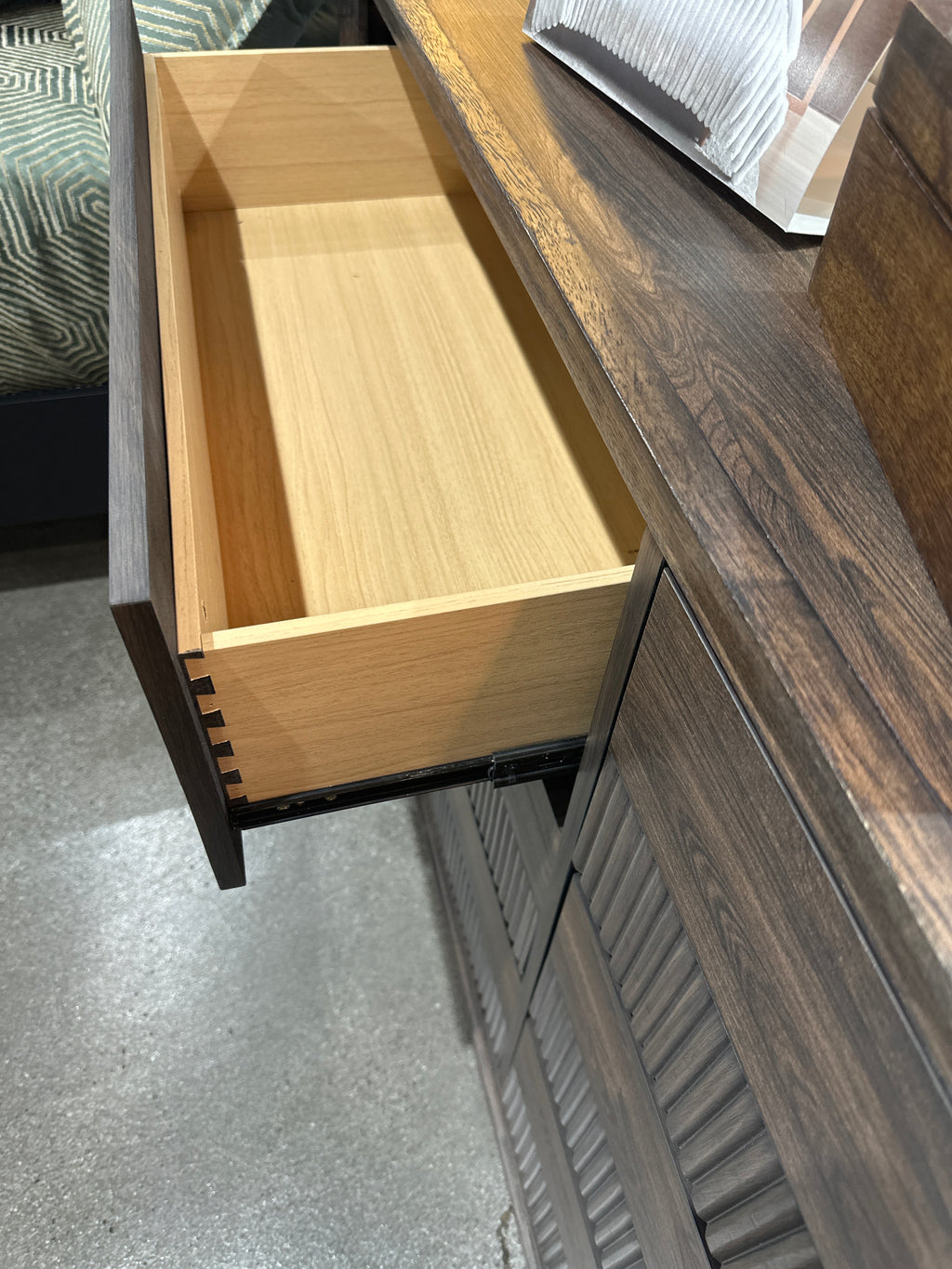 B3500 Kinkaid Mid‑Century Bedroom Collection