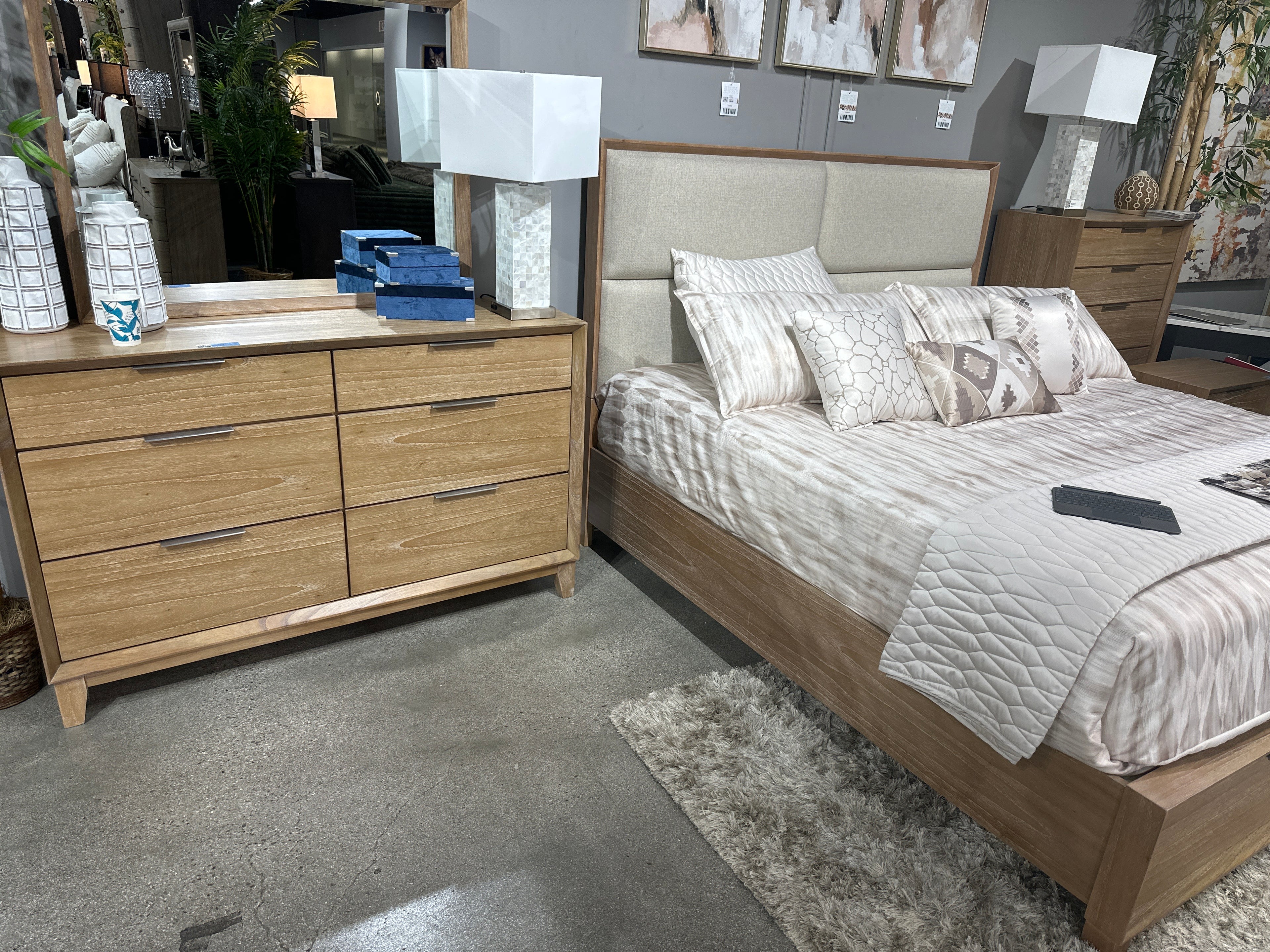 B6572 Florian Contemporary Bedroom Collection