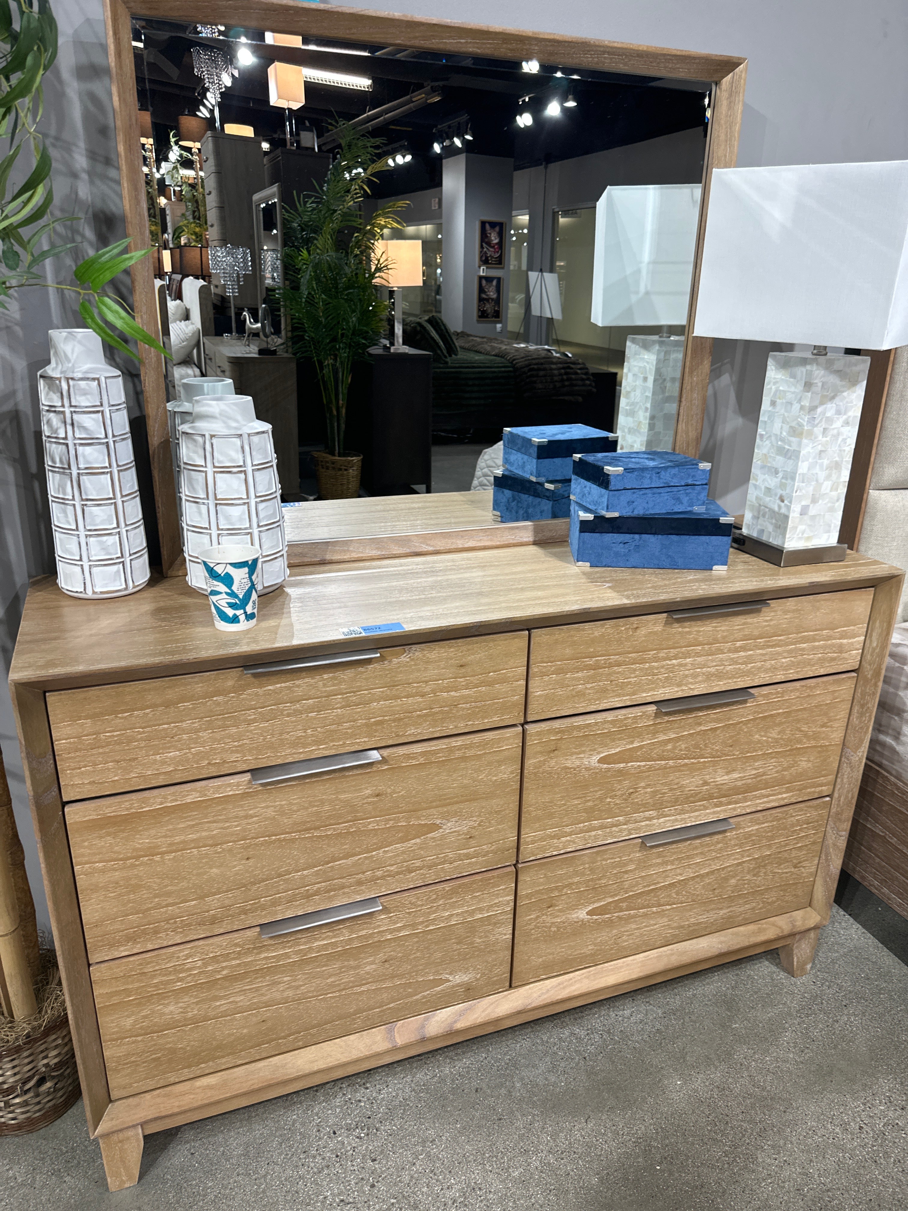 B6572 Florian Contemporary Bedroom Collection