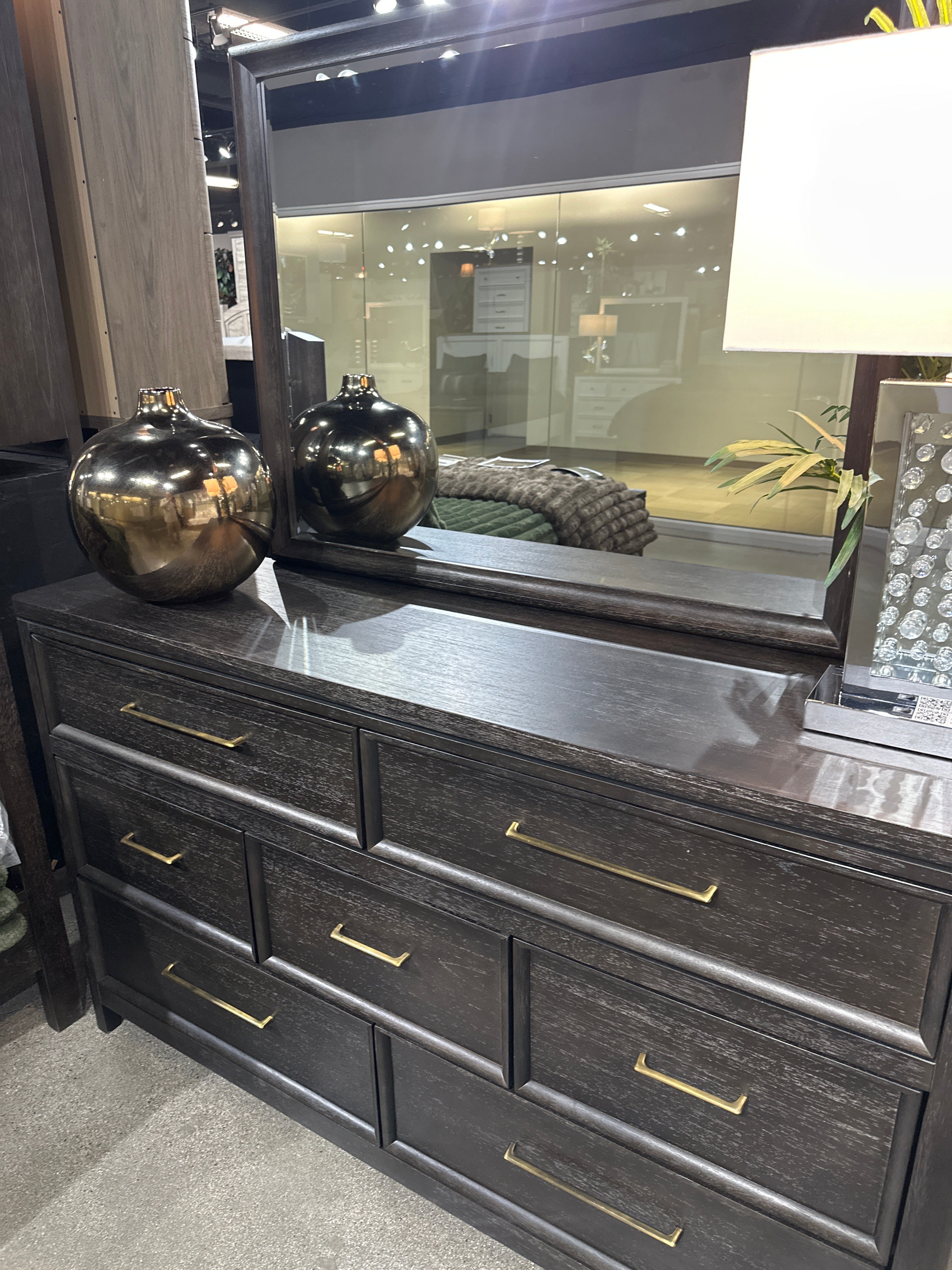 6530 Ethel Upholstered Bedroom Collection