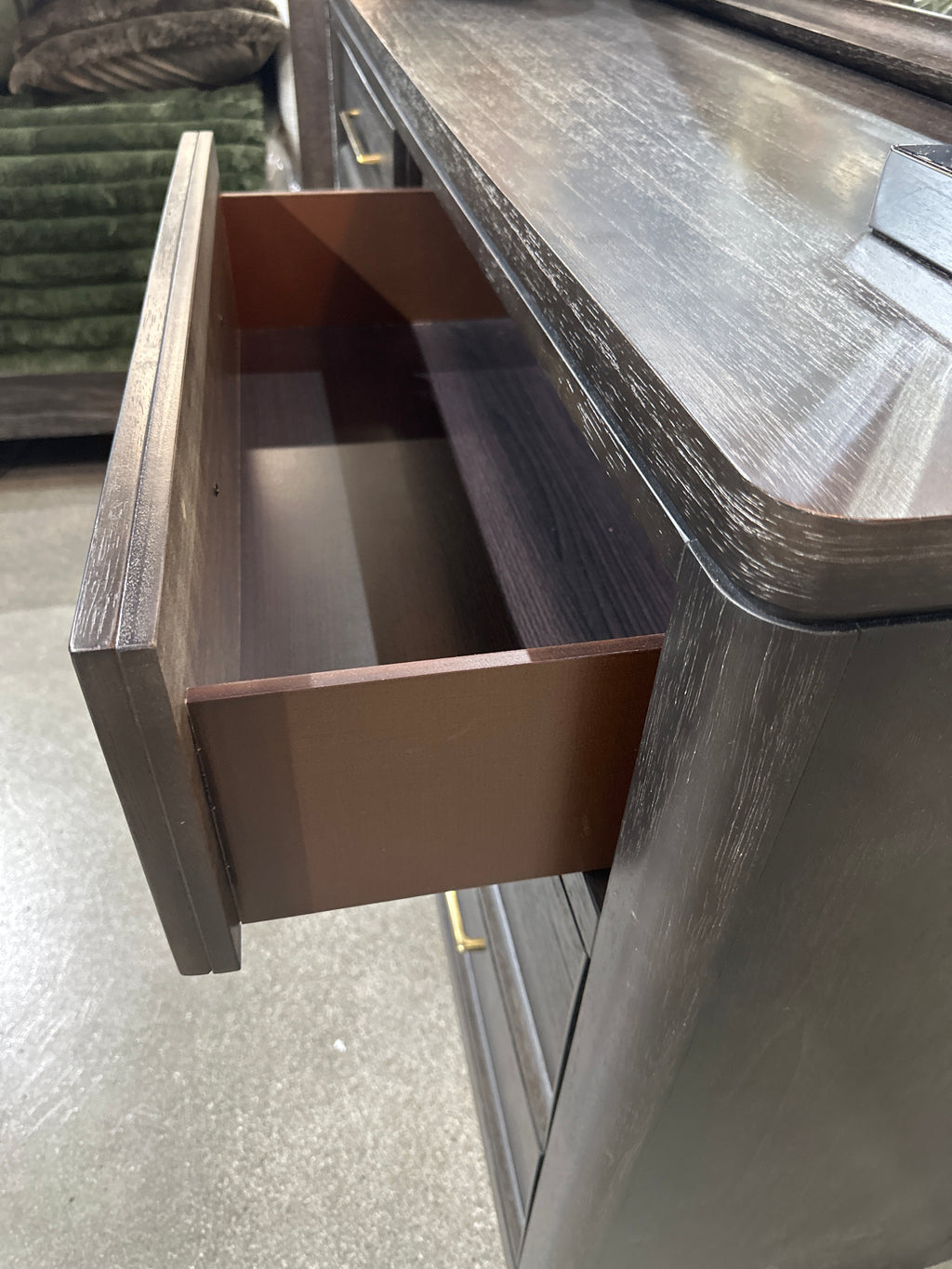 6530 Ethel Upholstered Bedroom Collection