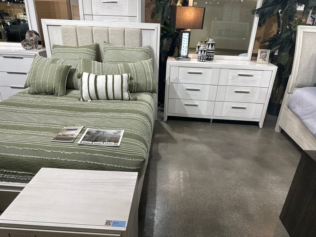 B5550 Carlton Transitional Bedroom Collection