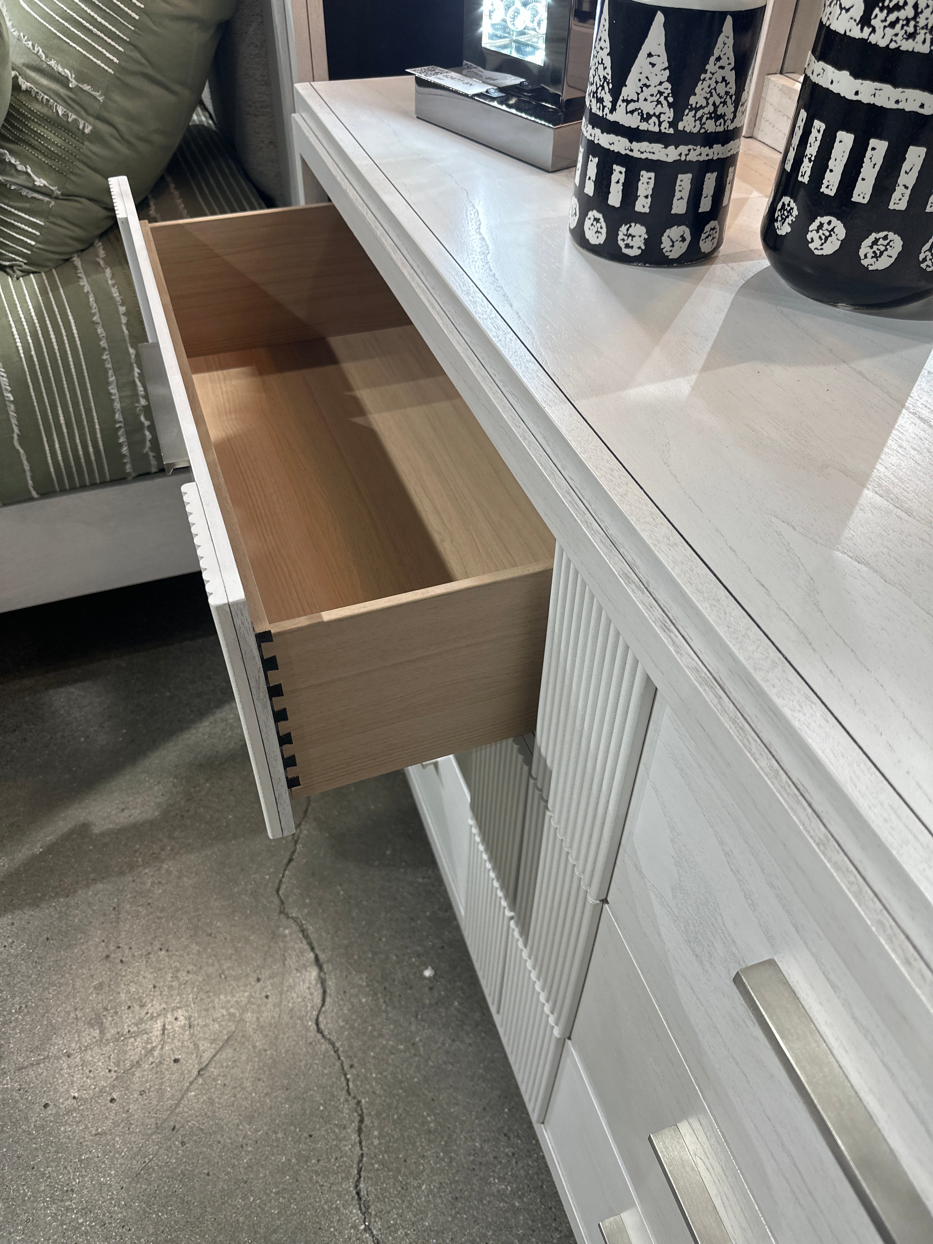 B5550 Carlton Transitional Bedroom Collection