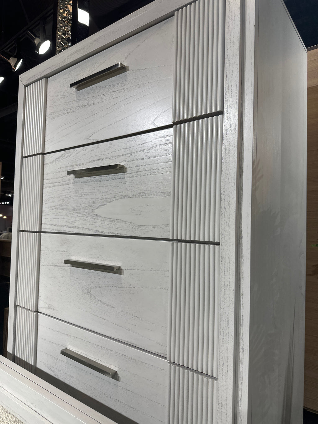 B5550 Carlton Transitional Bedroom Collection