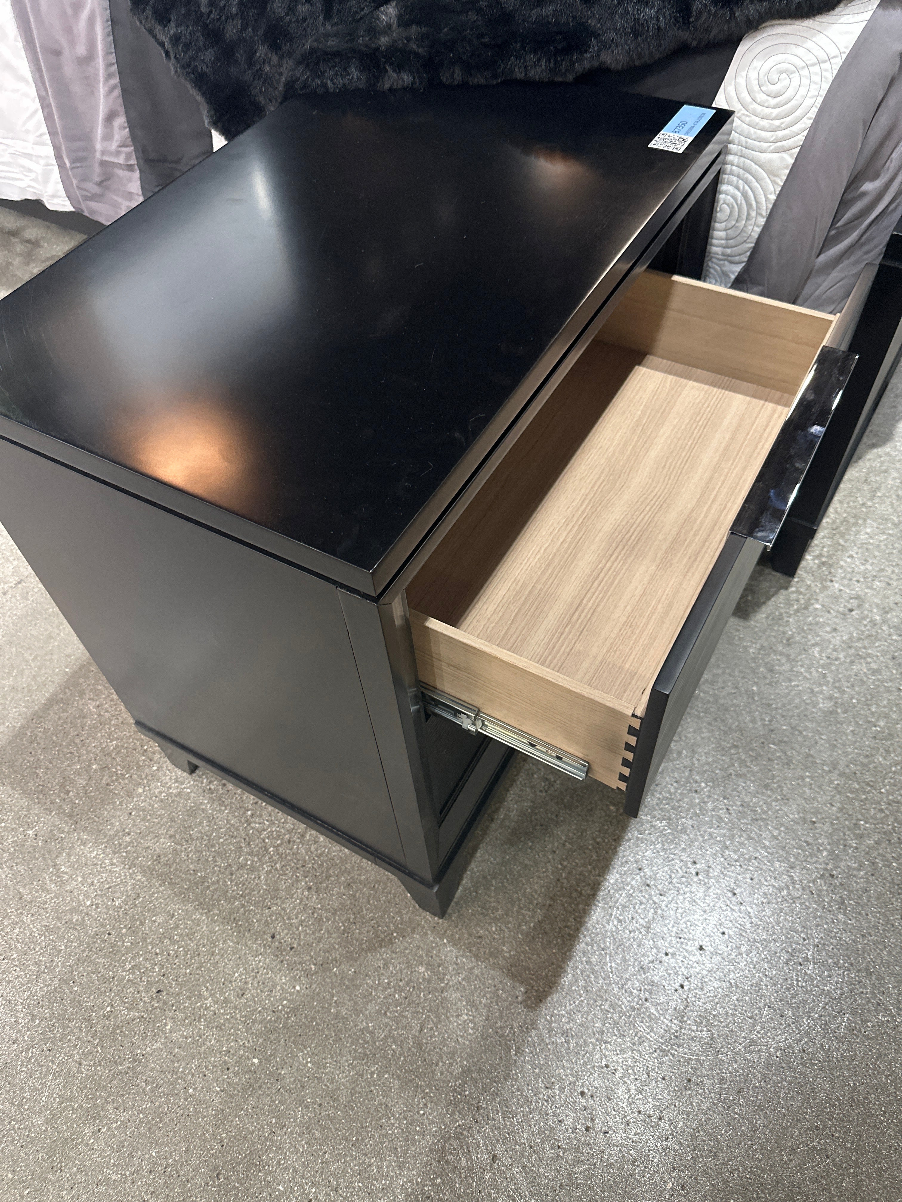 B7350 Cressida Dark Brown Bedroom Set