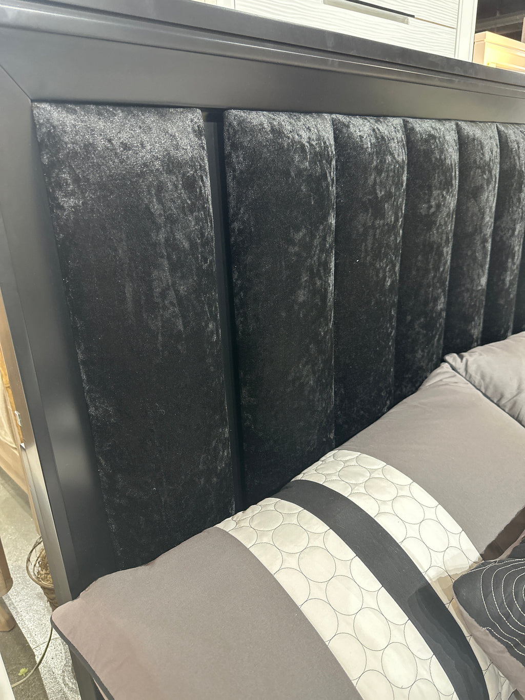 B7350 Cressida Dark Brown Bedroom Set