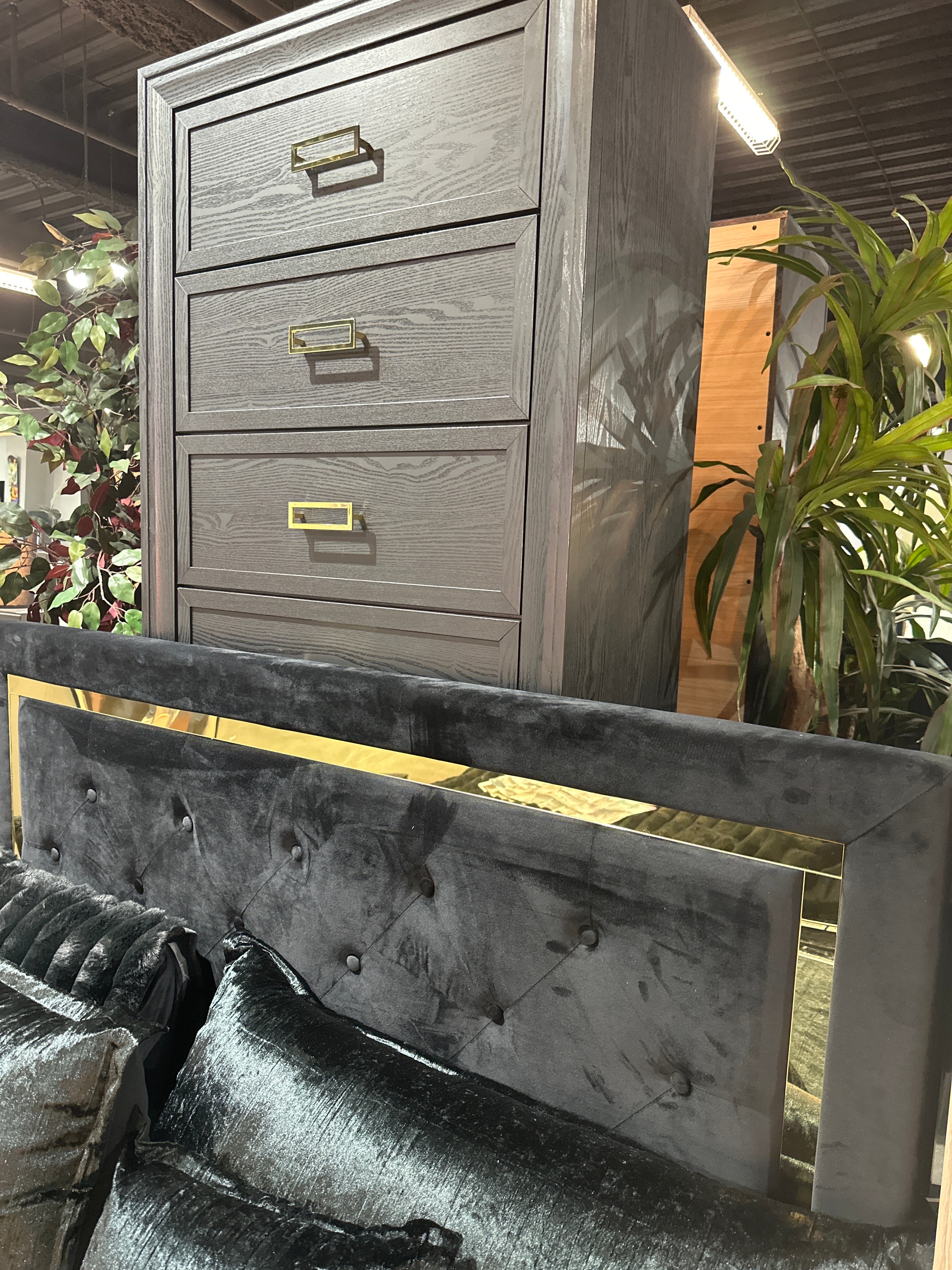 B9290 Pepe Contemporary Upholstered Bedroom Collection