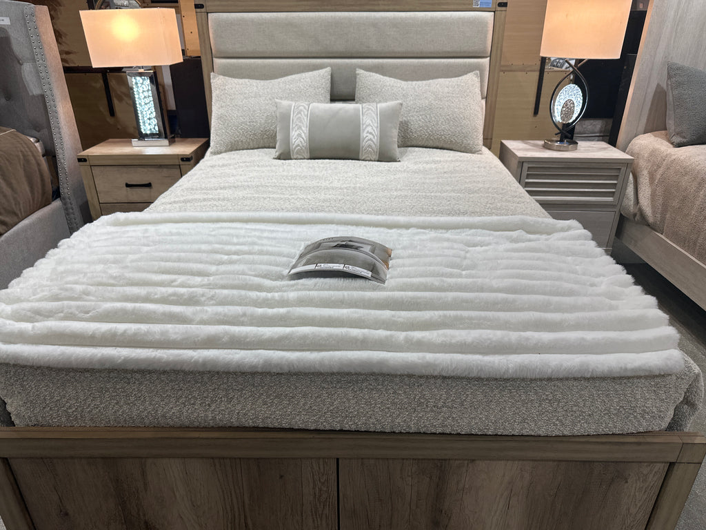 B3202 Matteo Contemporary Panel Bedroom Collection