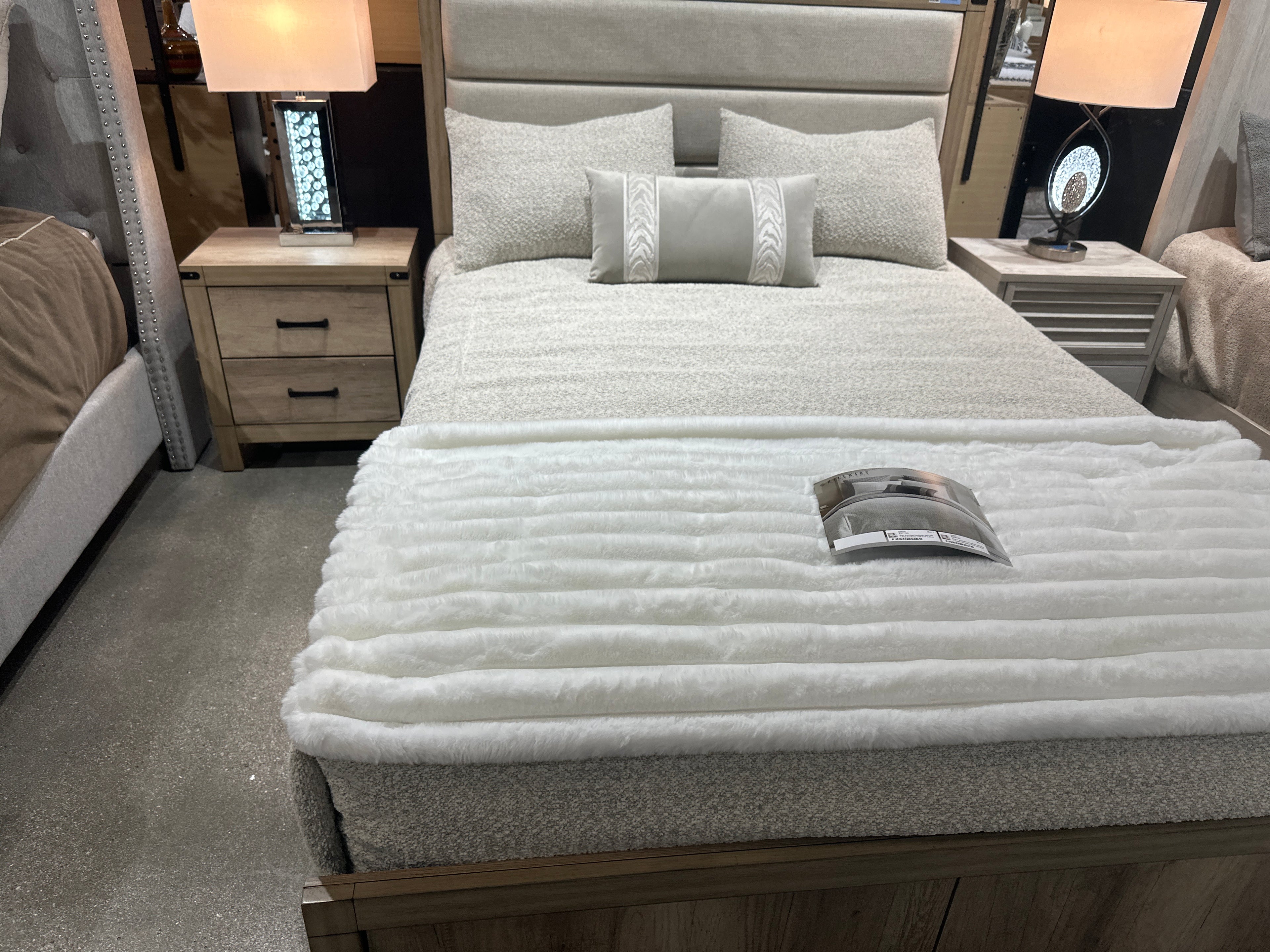 B3202 Matteo Contemporary Panel Bedroom Collection