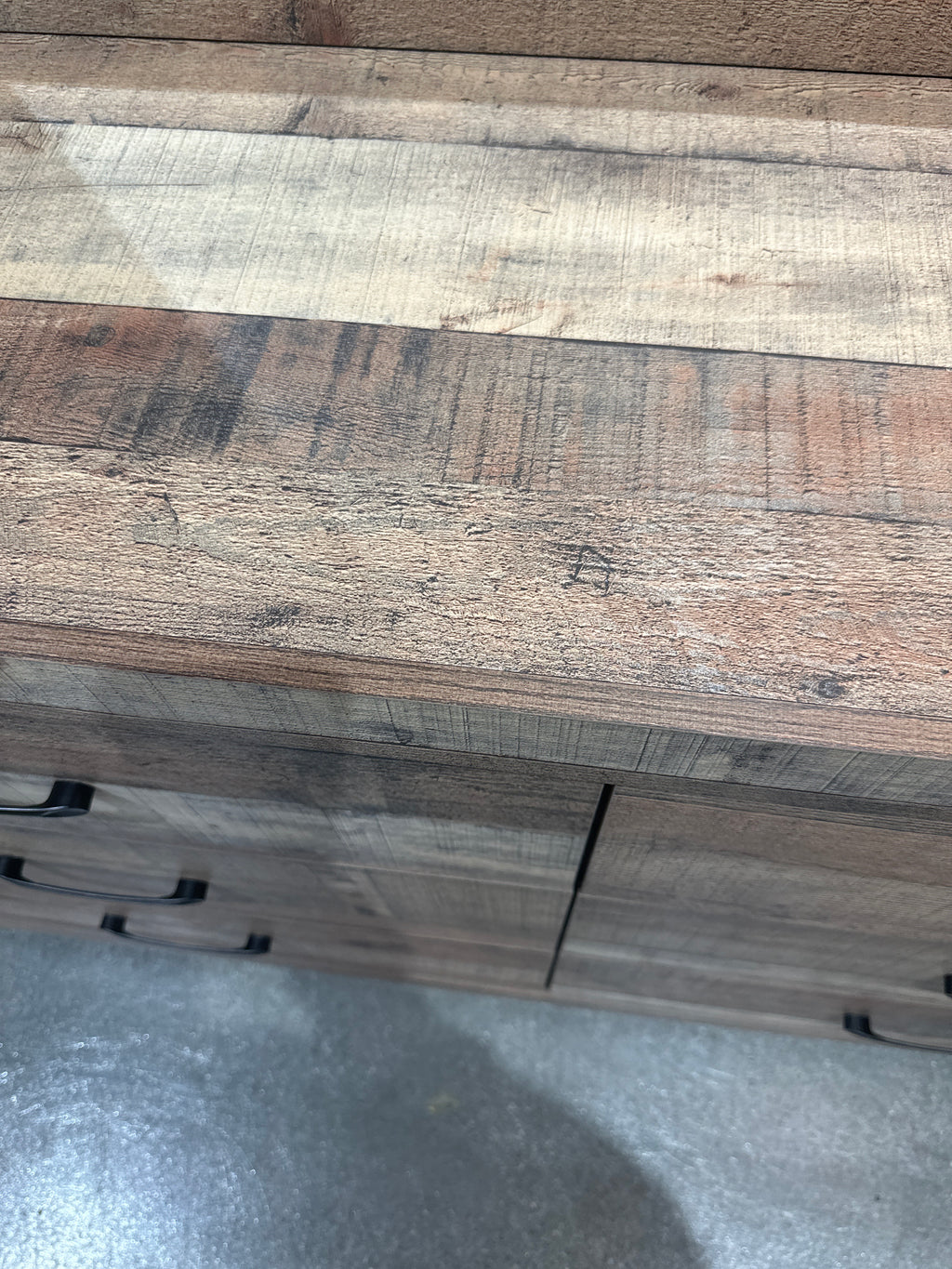 B9340 Elmer Contemporary Bedroom Collection