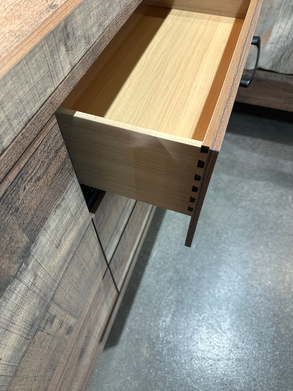 B9340 Elmer Contemporary Bedroom Collection