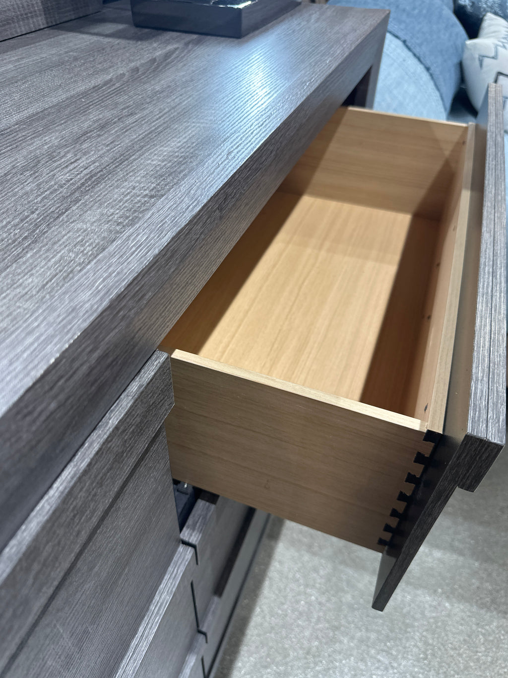 9335 Valor Grey Panel Bedroom Set