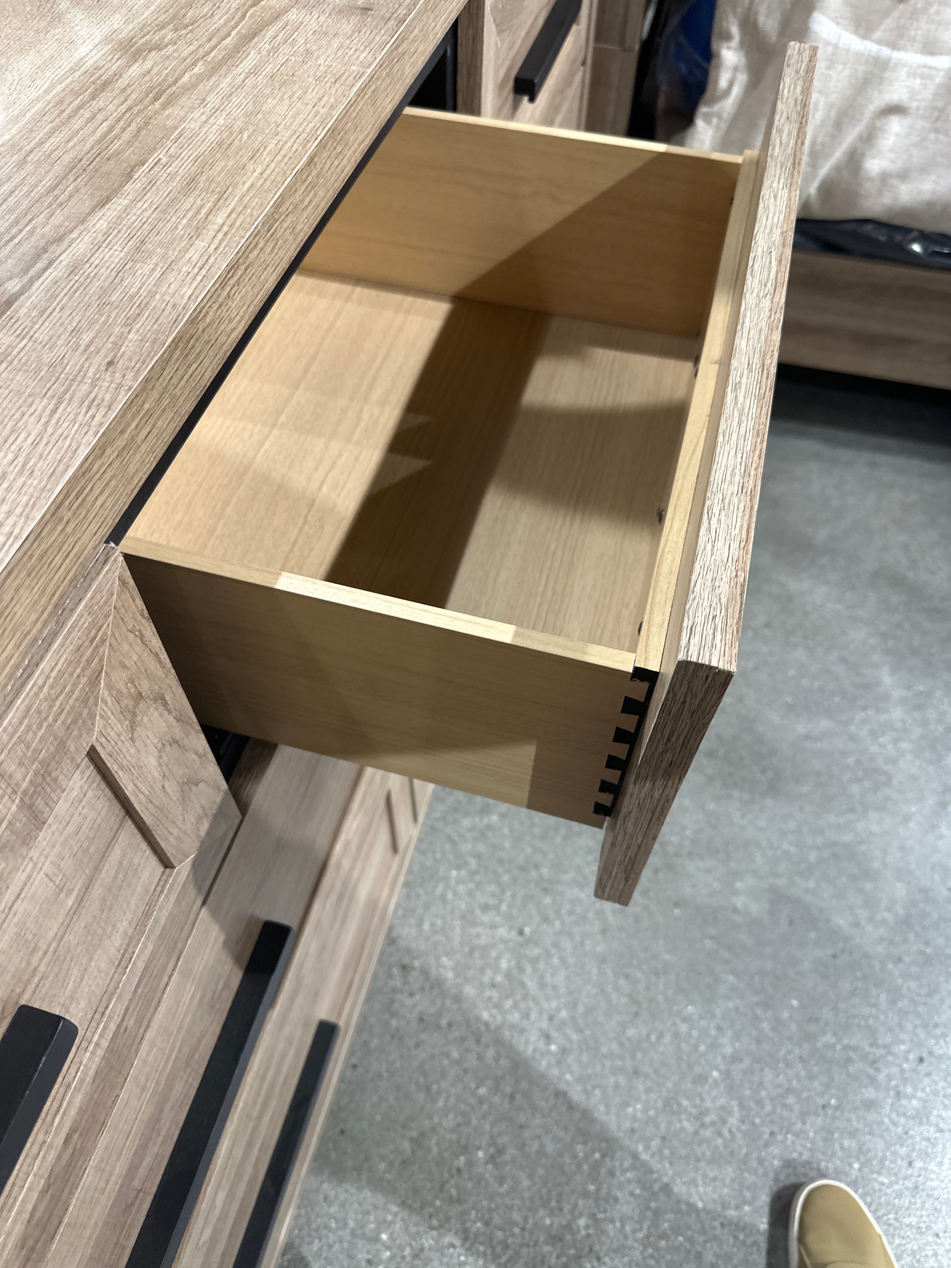 B4690 Jameson Complete Bedroom Suite