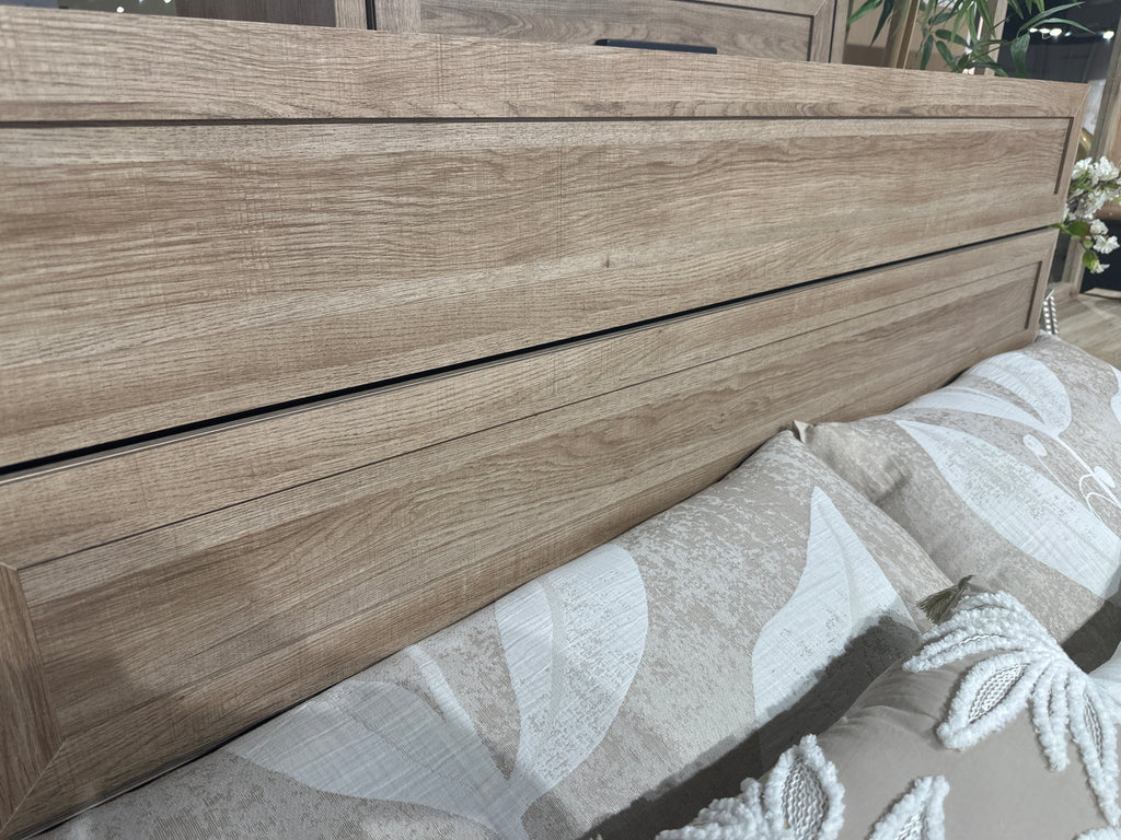 B4690 Jameson Complete Bedroom Suite