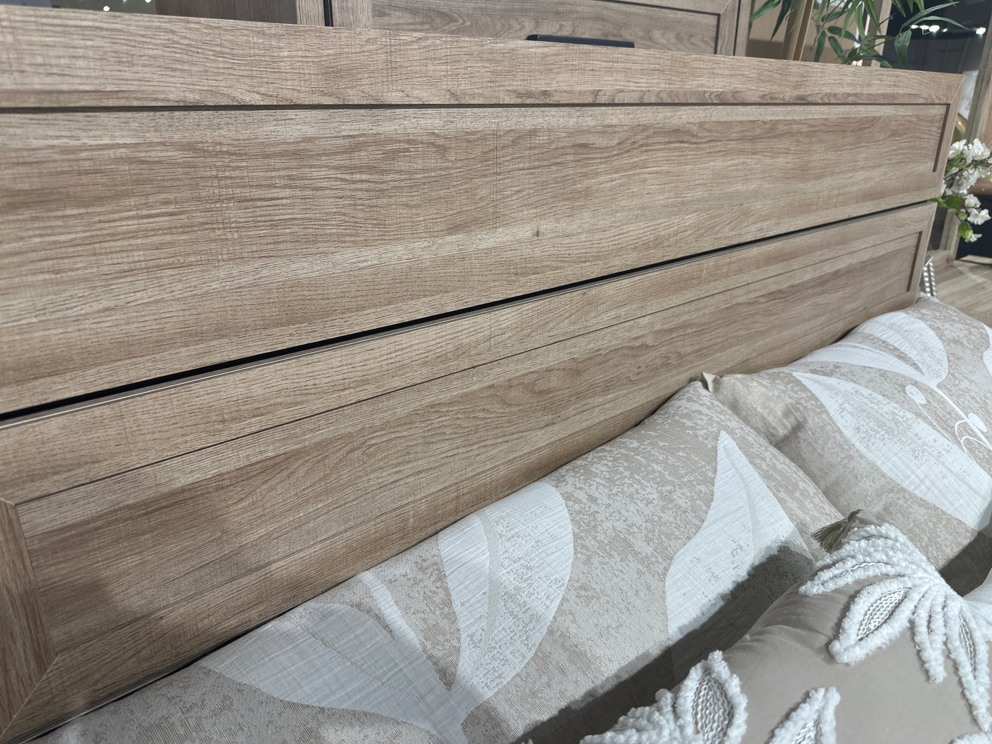 B4690 Jameson Complete Bedroom Suite