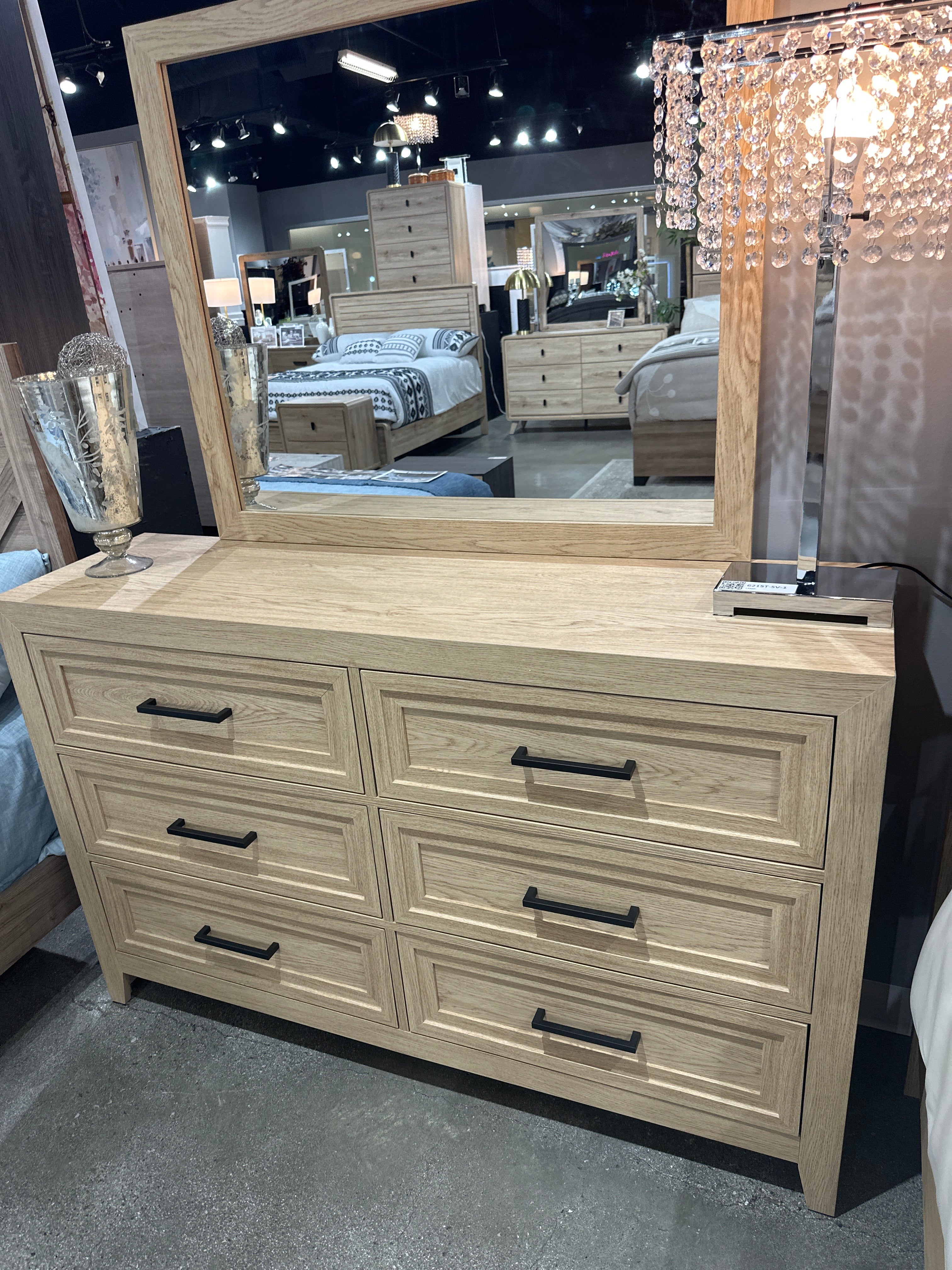 B6600 Lorraine Transitional Bedroom Collection