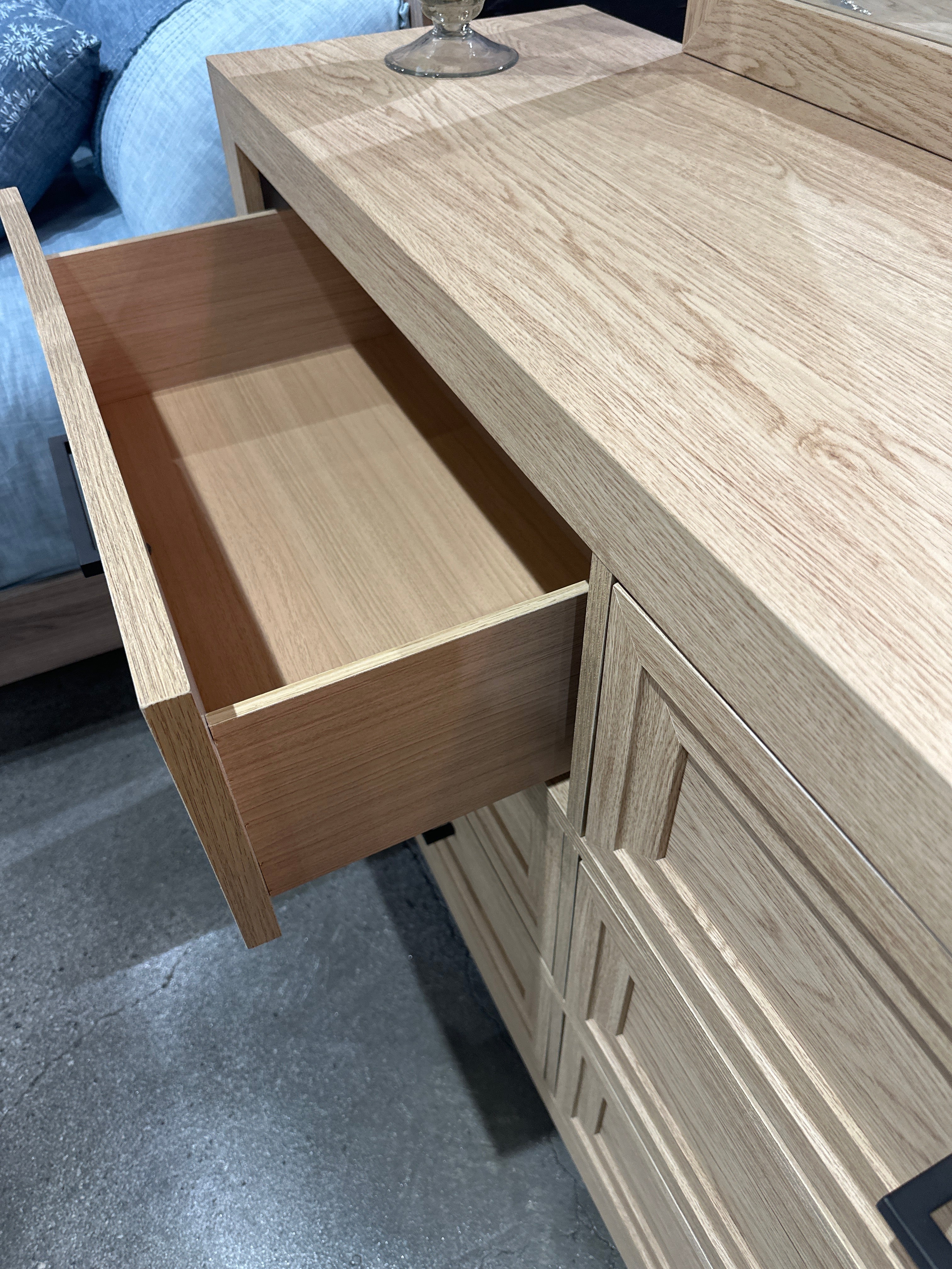 B6600 Lorraine Transitional Bedroom Collection