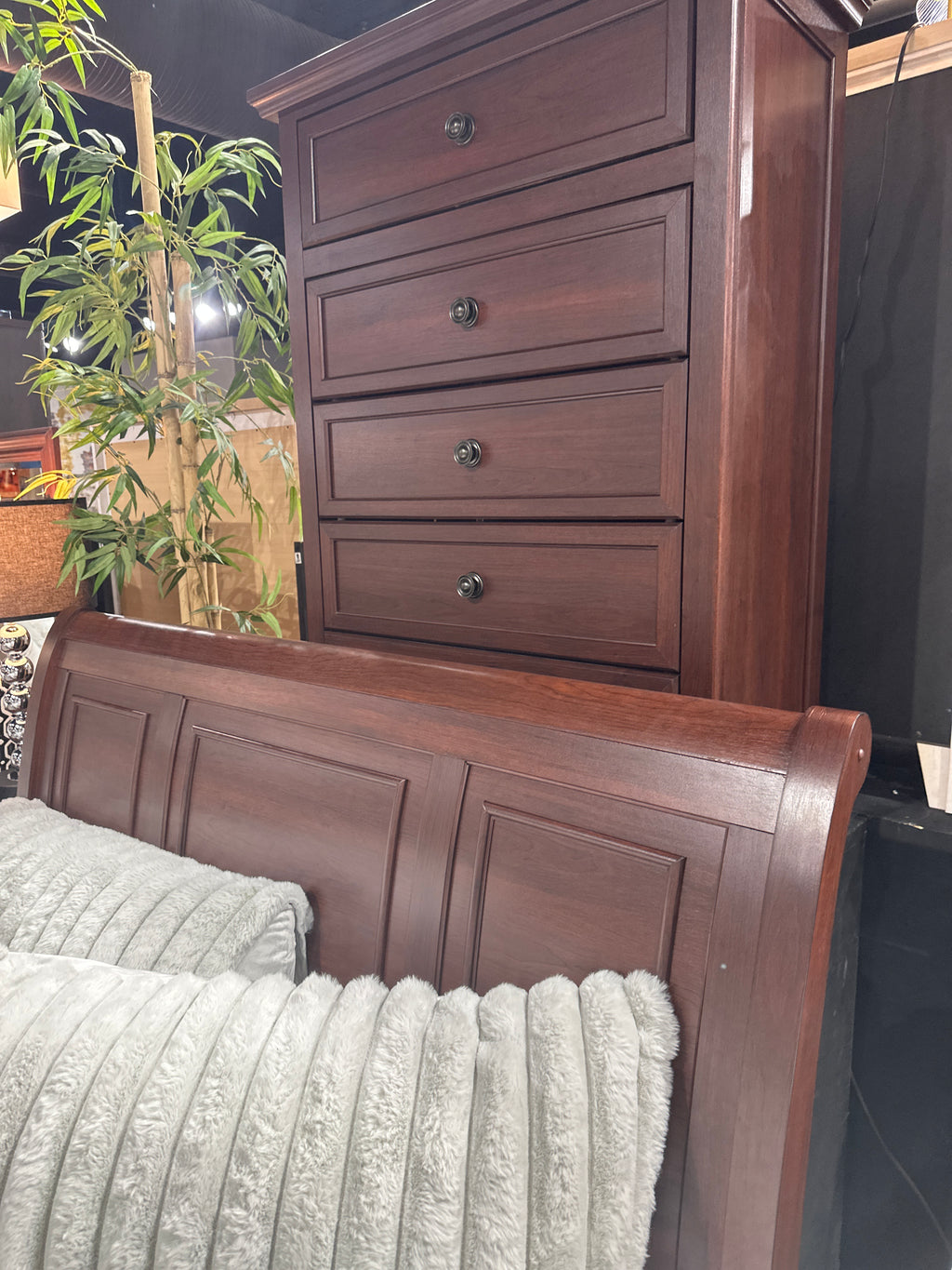 B1800 Claribelle Classic Bedroom Collection