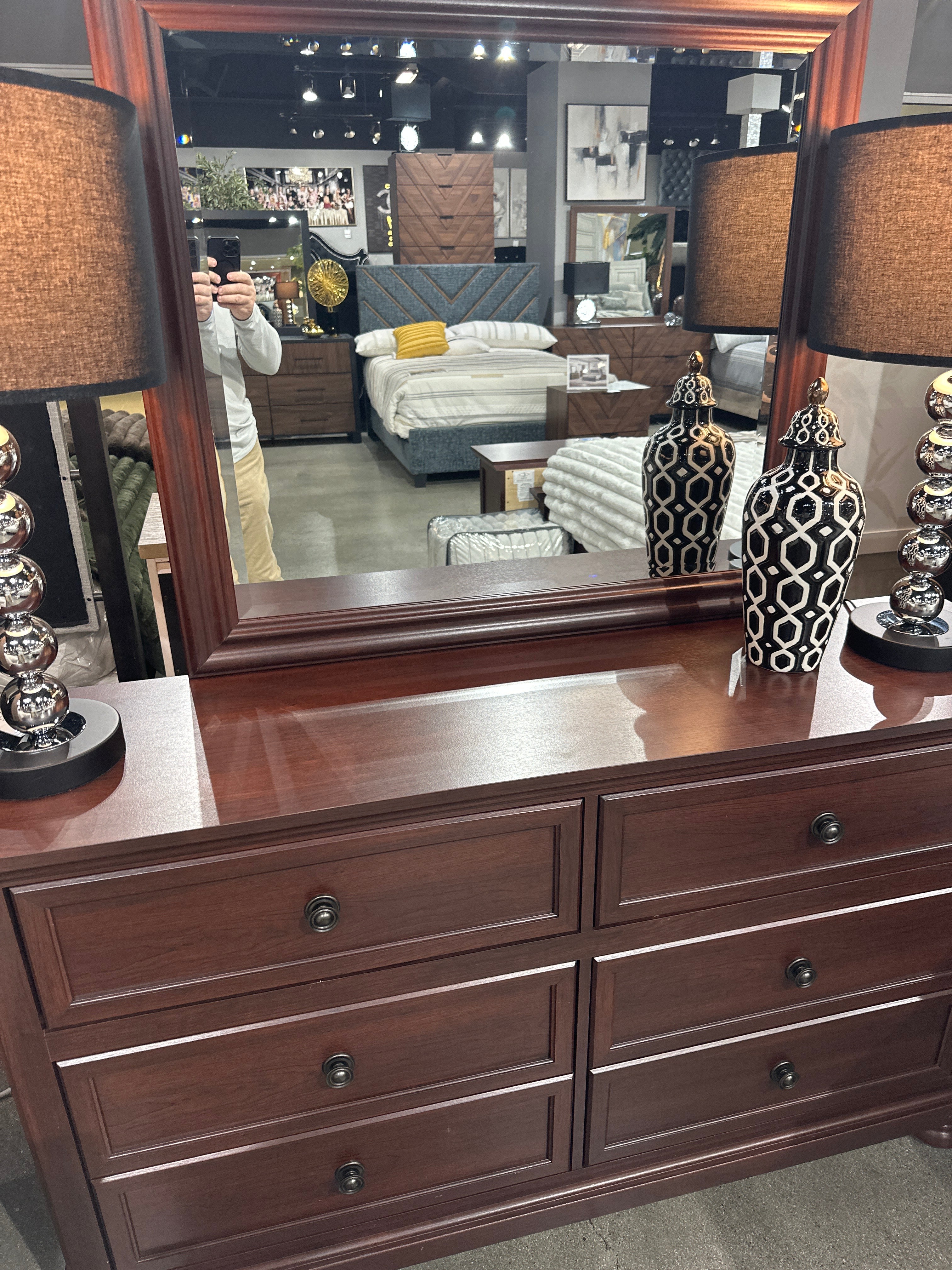 B1800 Claribelle Classic Bedroom Collection