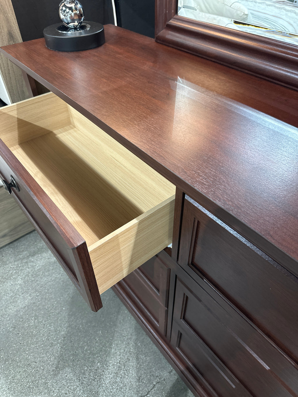 B1800 Claribelle Classic Bedroom Collection