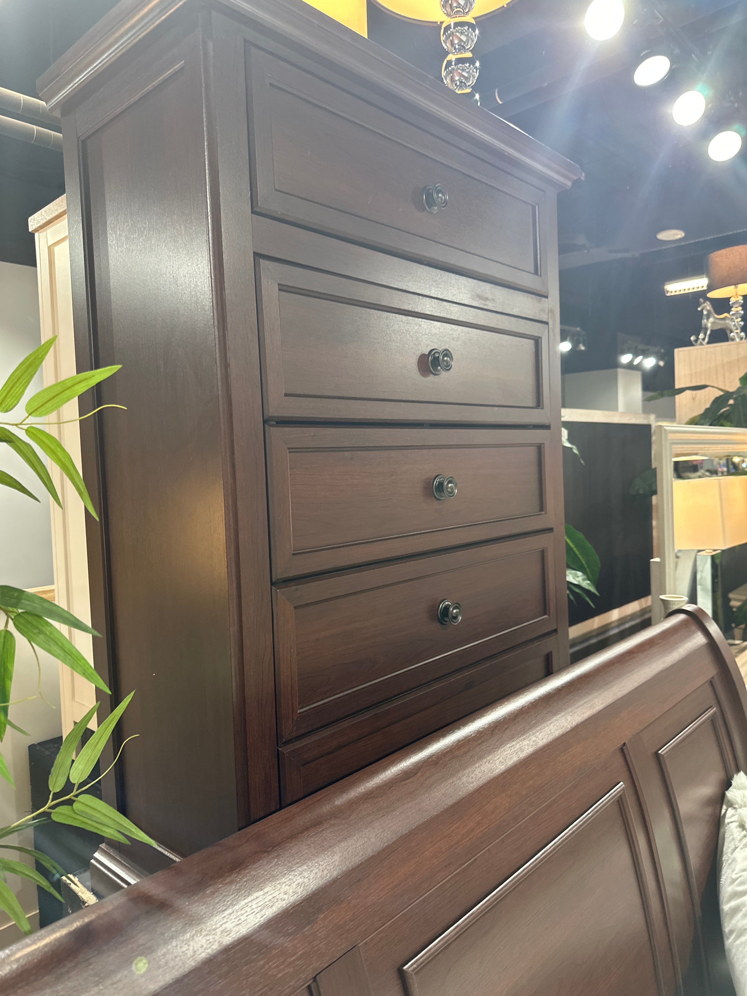 B1800 Claribelle Classic Bedroom Collection