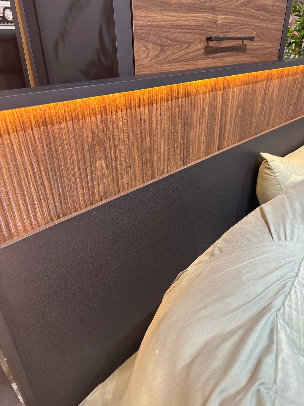 B6950 Nemy Contemporary Bedroom Collection