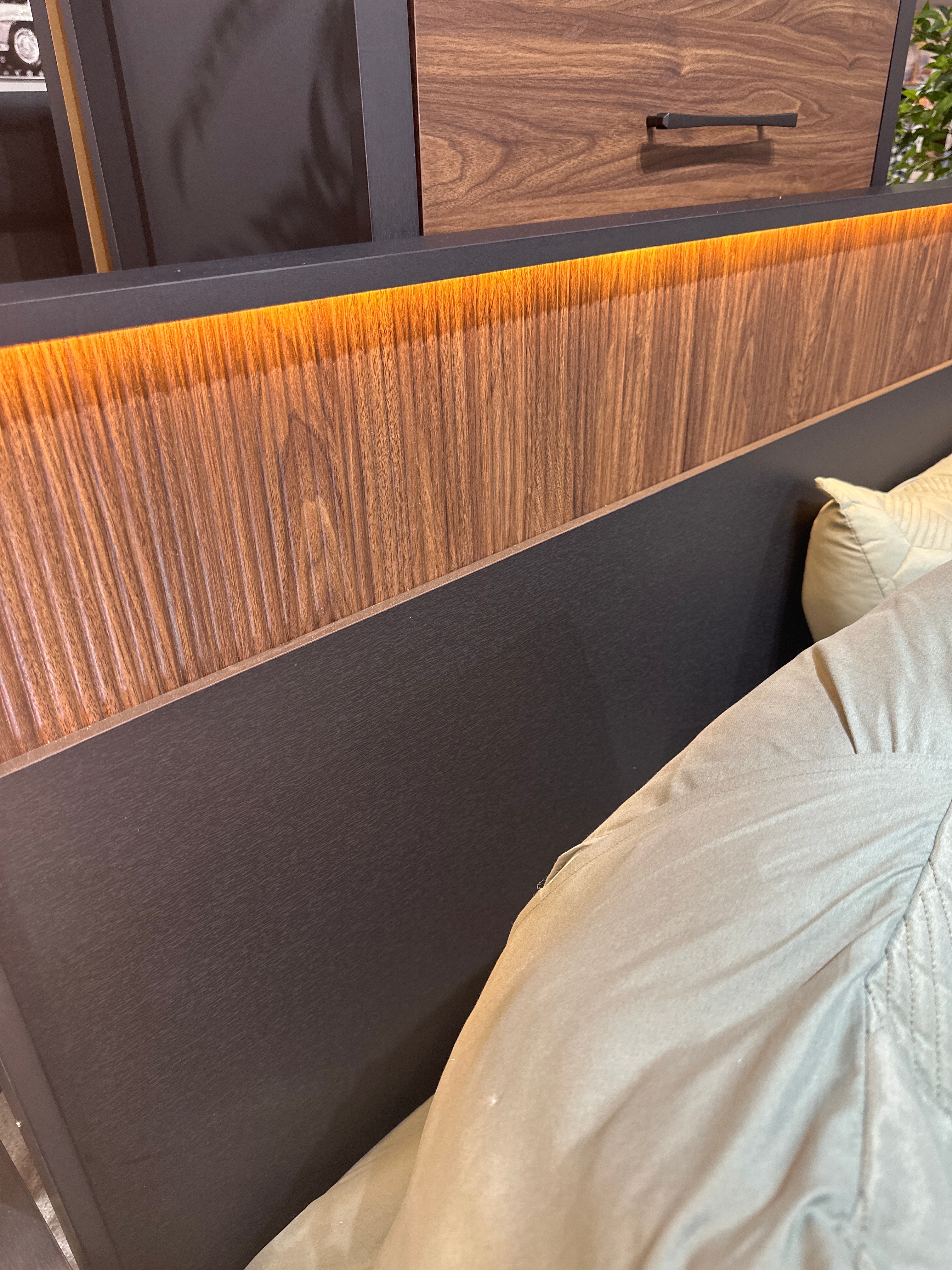 B6950 Nemy Contemporary Bedroom Collection