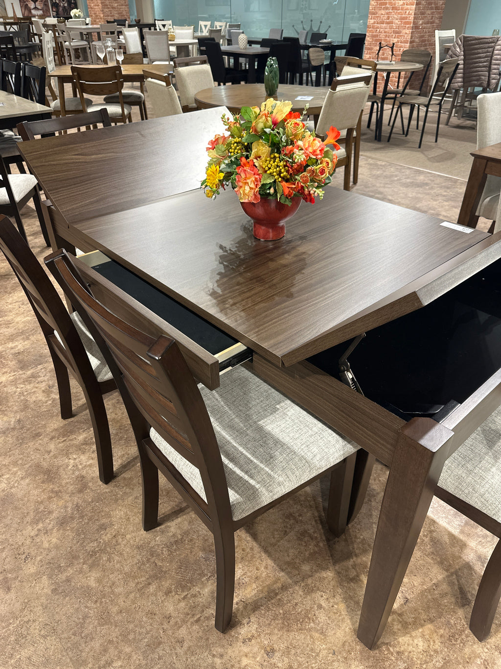 2326 Wagner 6-Piece Dining Room Set