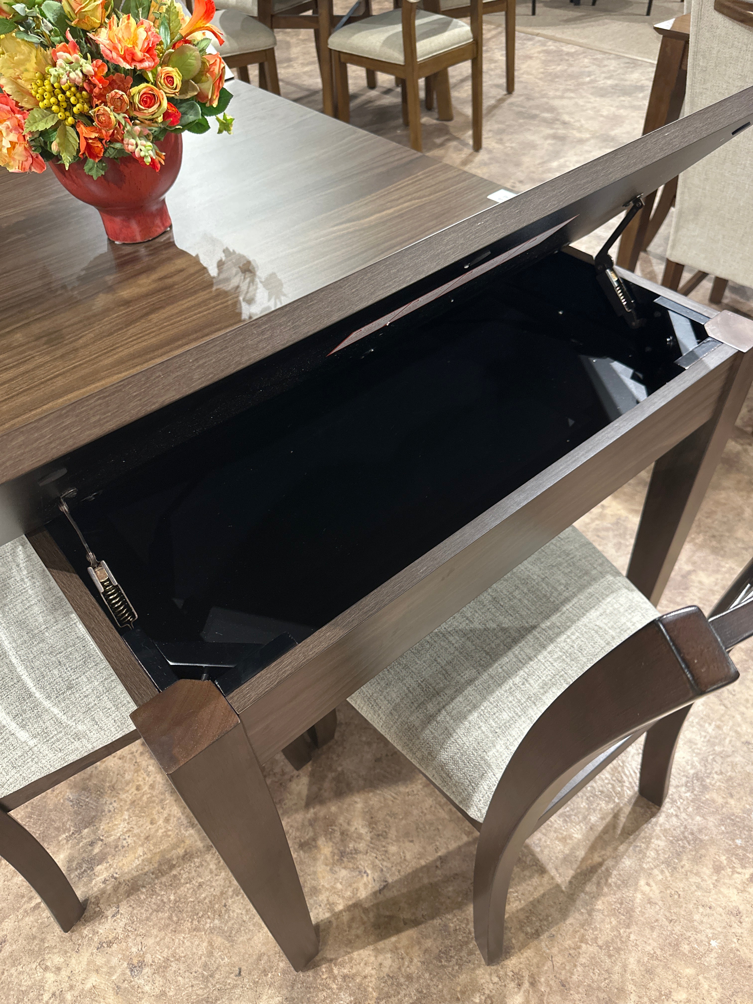 2326 Wagner 6-Piece Dining Room Set