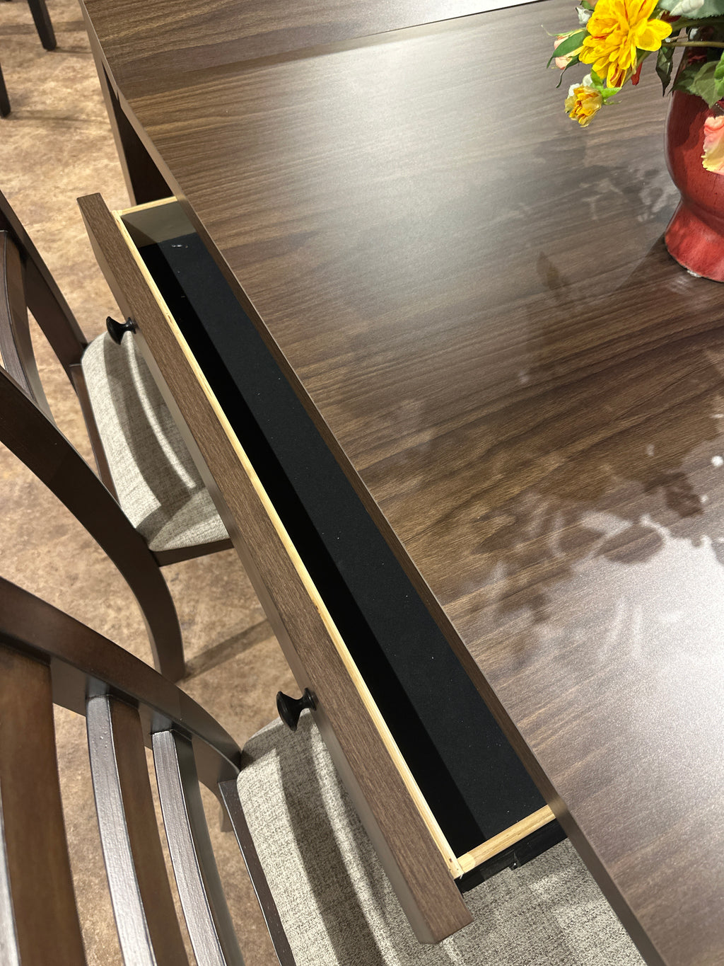 2326 Wagner 6-Piece Dining Room Set