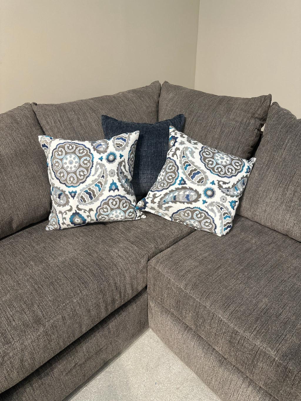8540 Grandstand Flannel Sectional by Simmons