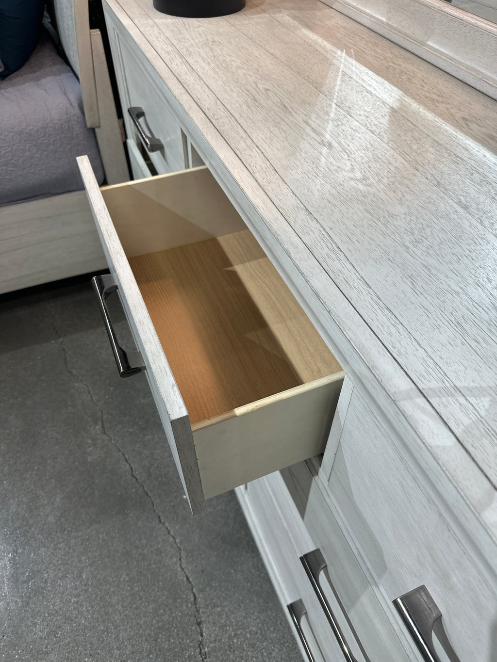 B6582 Jaymes White Mist Bedroom Set