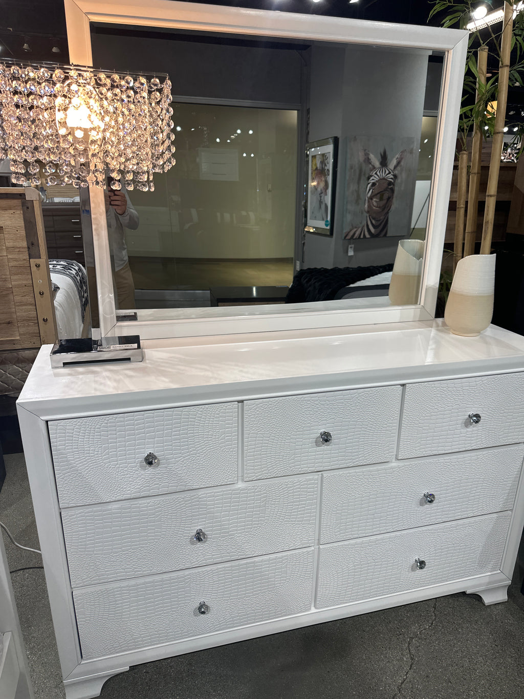 B4310 Lyssa Frost Bedroom Group (LED)