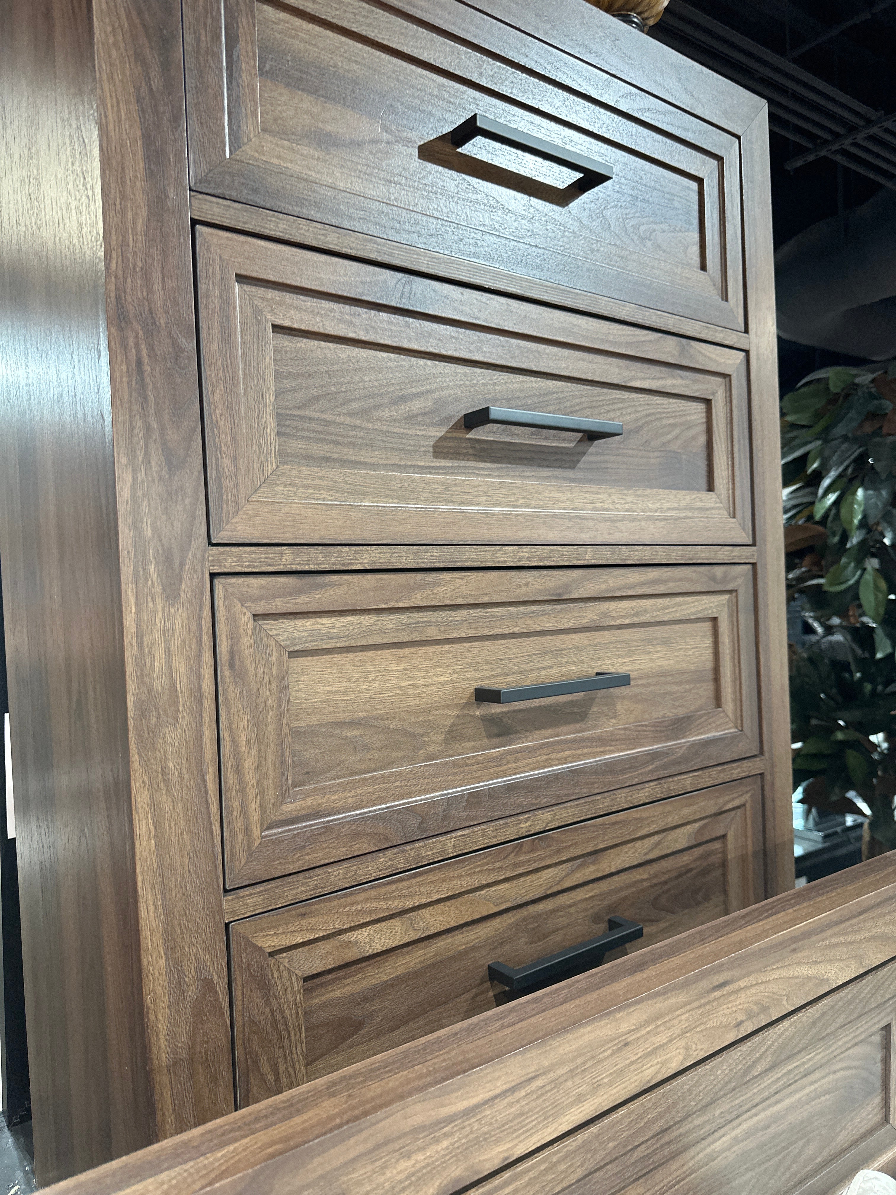 B6610 Kinkaid Mid‑Century Style Bedroom Collectiom