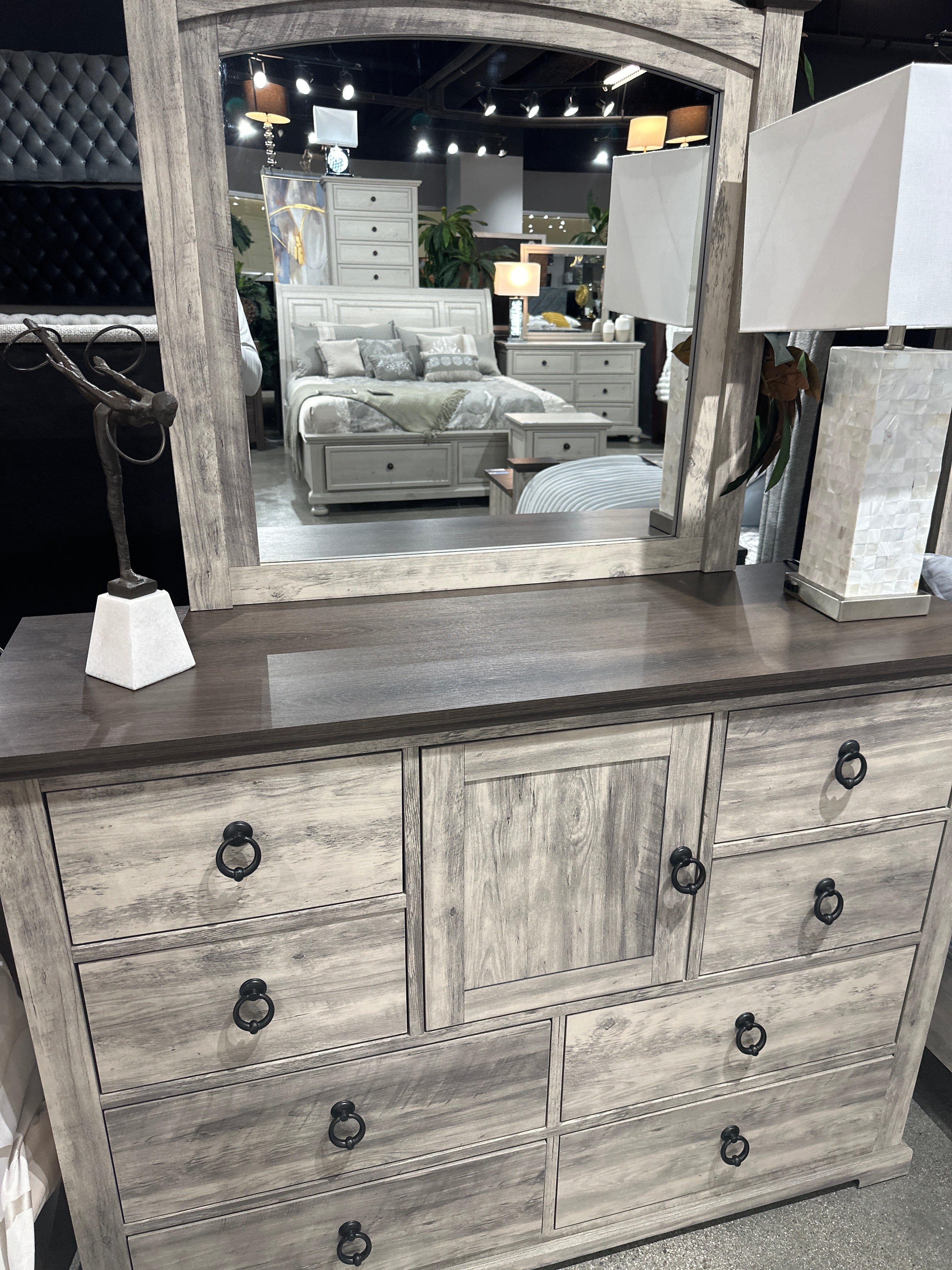 B6840 Ella-Mae Rustic Gray Bedroom Set