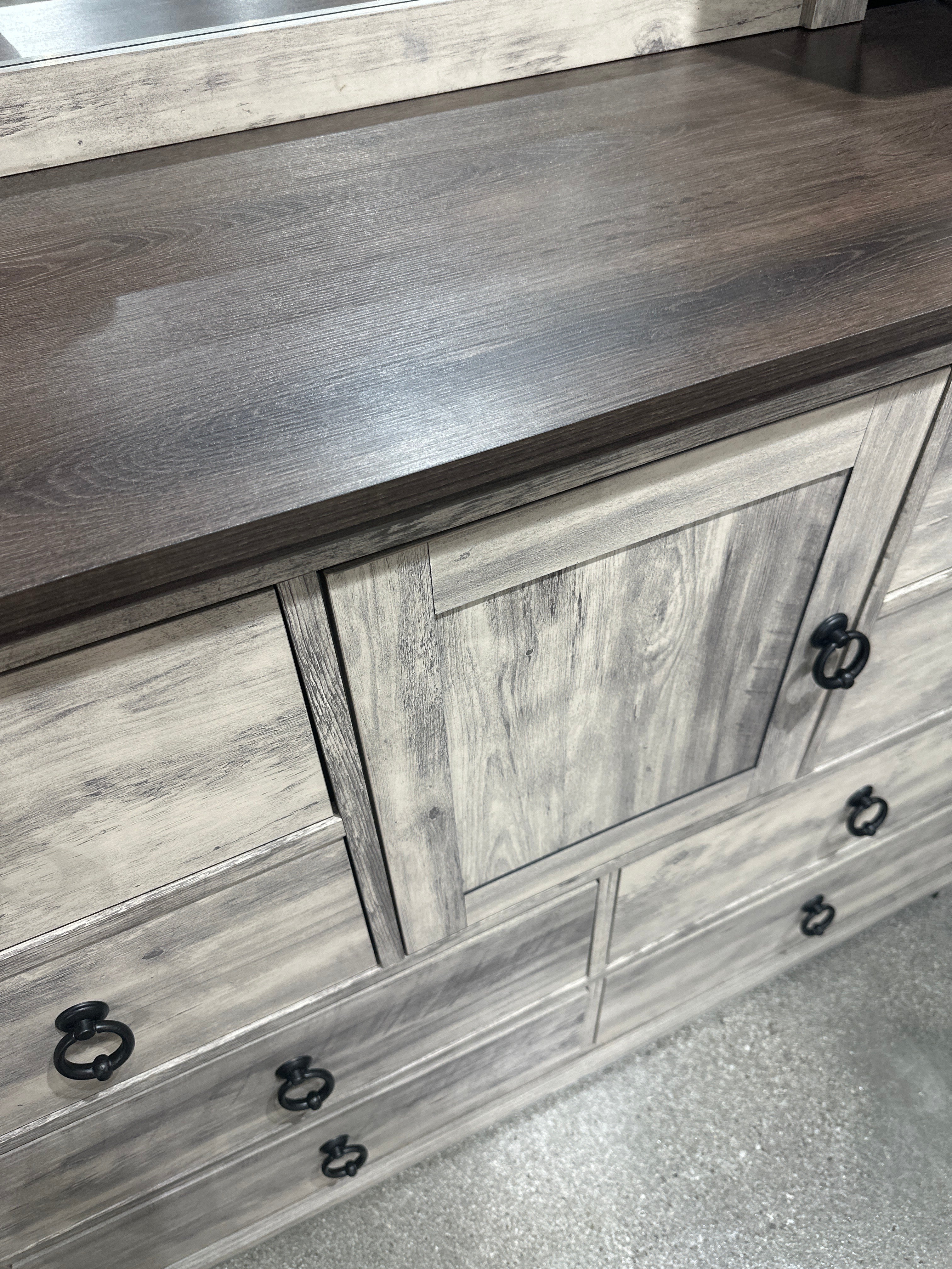 B6840 Ella-Mae Rustic Gray Bedroom Set